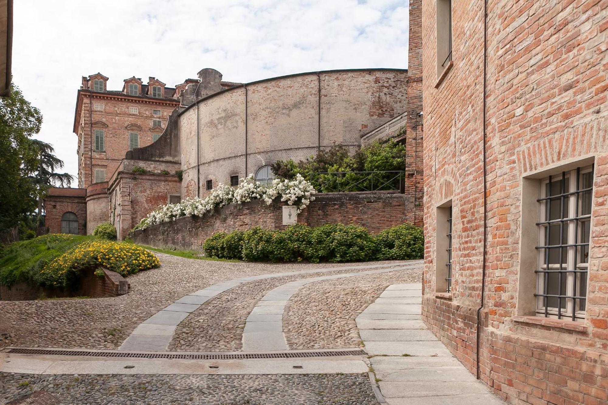 San Martino Alfieri Marchesi Alfieri - Cantine E Ospitalita מראה חיצוני תמונה